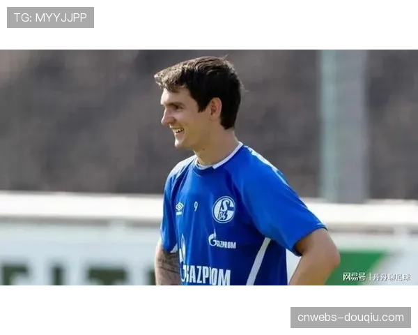 战术分析：斯图加特边翼卫体系如何被多特蒙德最后时刻击穿